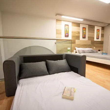 Bella Corfu B * Corfu (city)